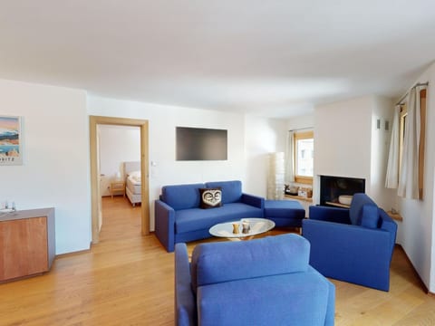 Apartment Arsa 28 - Stilvolle Wohnung mit Seeblick in Silvaplana