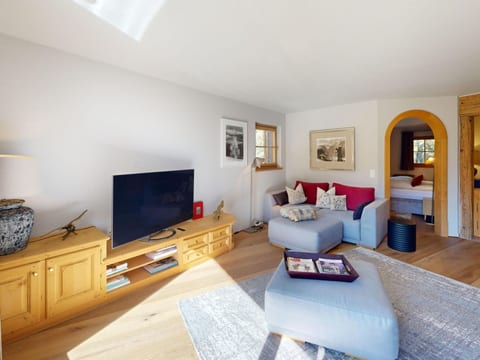 Apartment Üerts - Hochwertige Wohnung mit Balkon und Aussicht in Champfèr