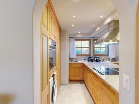 Apartment Üerts - Hochwertige Wohnung mit Balkon und Aussicht in Champfèr
