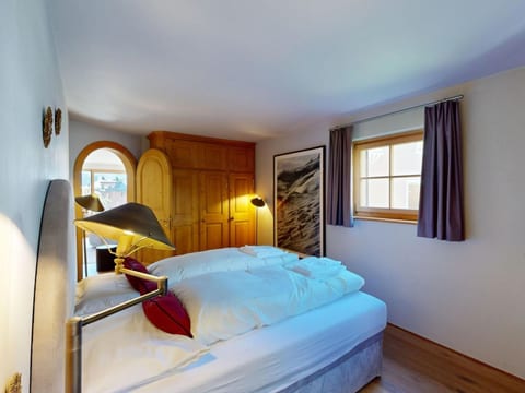 Apartment Üerts - Hochwertige Wohnung mit Balkon und Aussicht in Champfèr