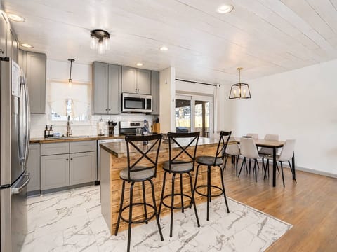 Family-Friendly Retreat • Game Room & Backyard