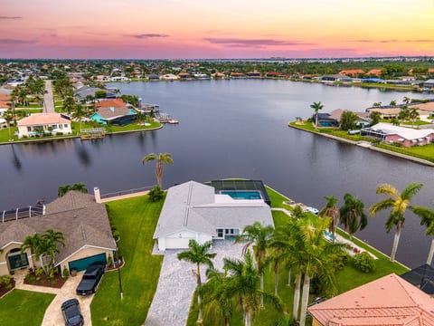 Villa Soleada | 8-lakes area | Gulf access | Heated Pool & Spa