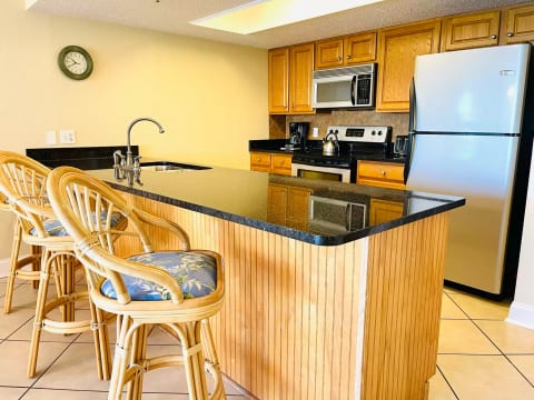 HOLIDAY VILLAS III- 605
