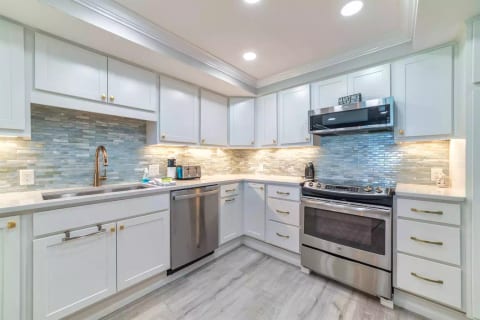 D102 | The Beach House Condominiums