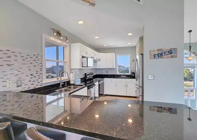 Well Equipped Kitchen Well Equipped Kitchen - Shell Of A Good Time (Corolla Vacation Home) - Corolla