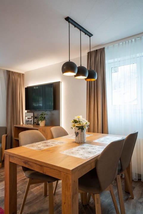 Patricia self-check-in Apartments, (Zermatt),