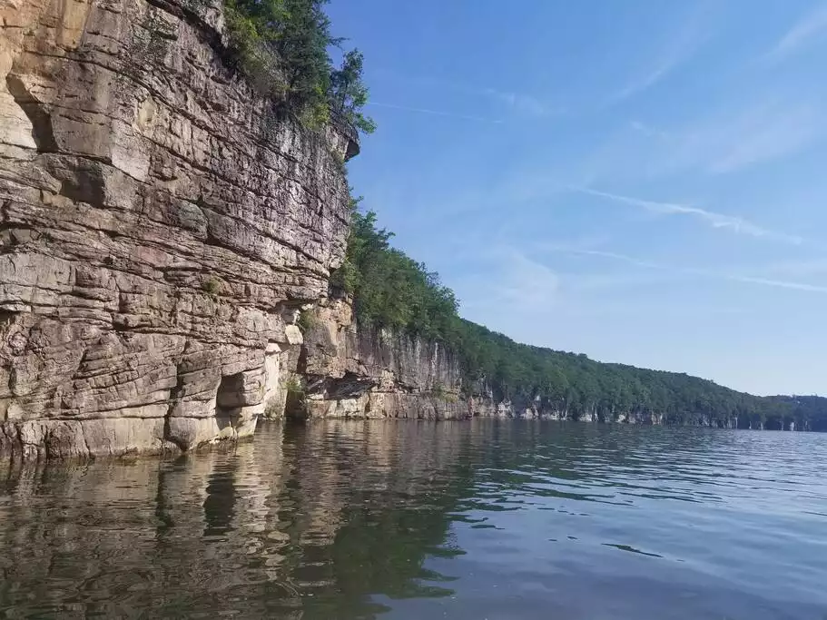 Summersville lake, just a 10 minute drive! - The Wanderer at McFadden Ridge WV- Hot tub - Mount Nebo