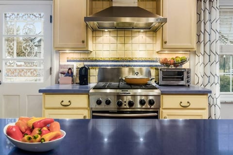 Bexley Family Friendly King Bed Staycation