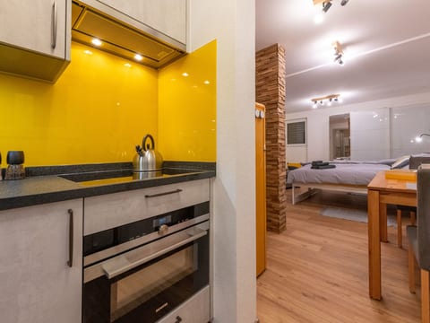 Ambassador "Yellow Home", (Grächen). 2-Bettwohnung