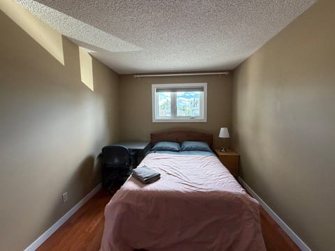 4BR Pet-Friendly Home w Parking