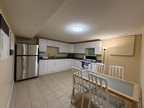 Private 2BR Calgary Basement Suite
