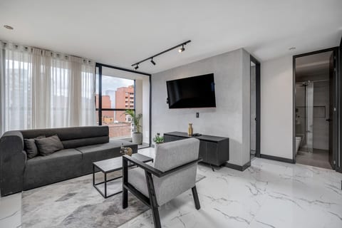 Housy Laureles - 701