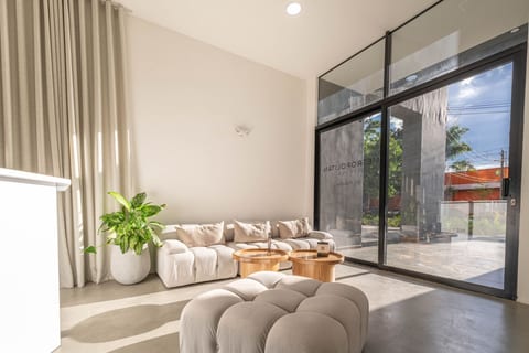 Metropolitan Living 3BR - 2