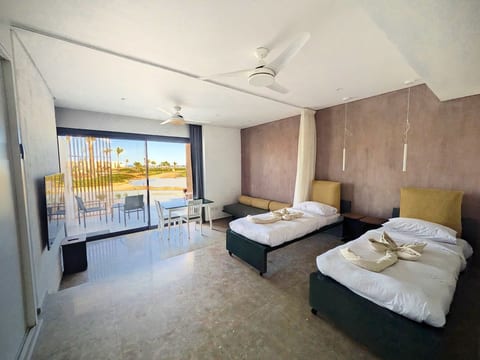Unique Upscaled Cabana Minutes From Pool & Beach image 4