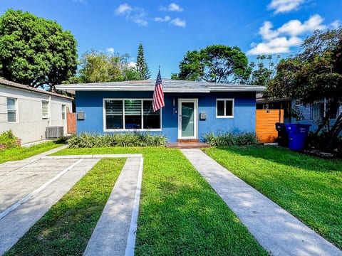 Fenced backyard • King bedroom • Beach nearby