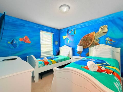 Finding Nemo room with sea turtles—dive into this magical underwater adventure!