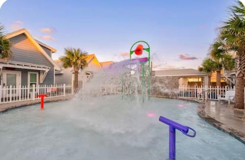 Walk 2 Whitecap Beach•Pool•Arcade•Sleeps 6