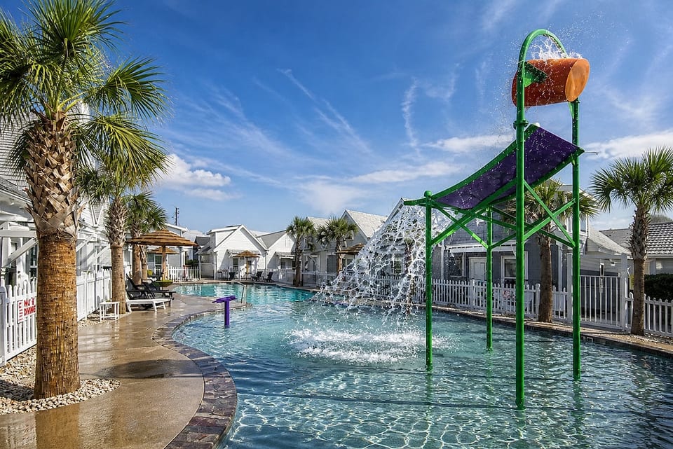 Walk 2 Whitecap Beach•Pool•Arcade•Sleeps 6 image 1