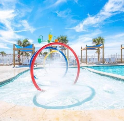 North Padre Waterfront | 2 Pools+Beach+Waterslides