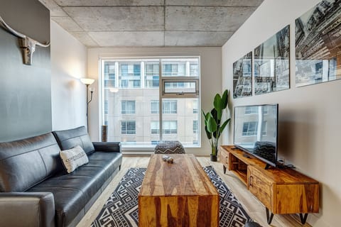 Modern 2BR Downtown Montreal | Humanity