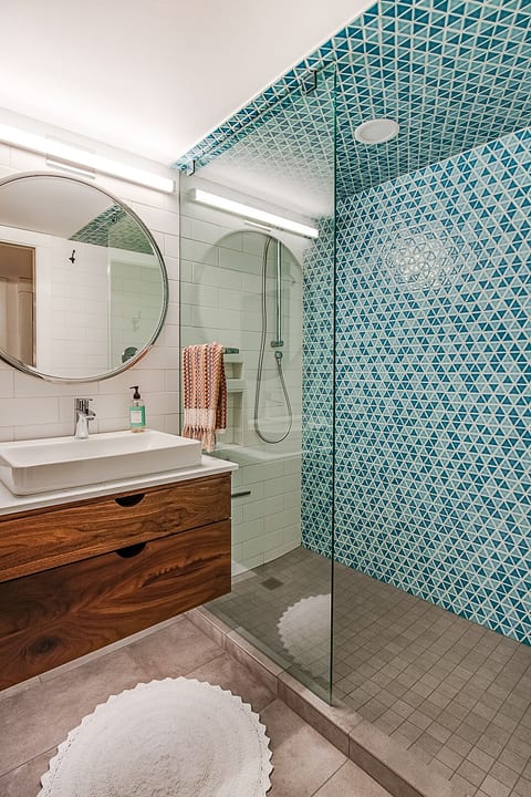 Spacious shower with great water pressure