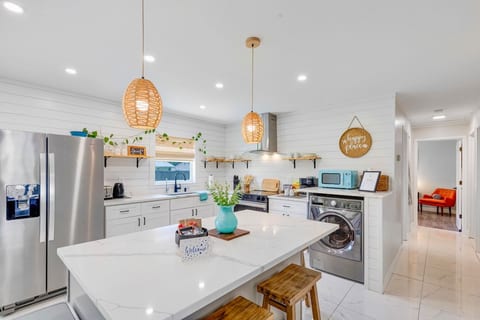 BlueJay's Nest: Game Room, King Bed, Walk to Water image 1