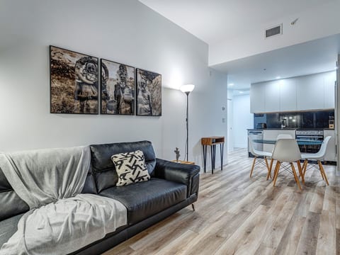 Furnished 2BR Downtown Montreal | Stanbrooke