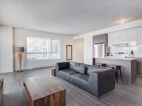 Furnished 3BR Downtown Montreal | Equinoxe