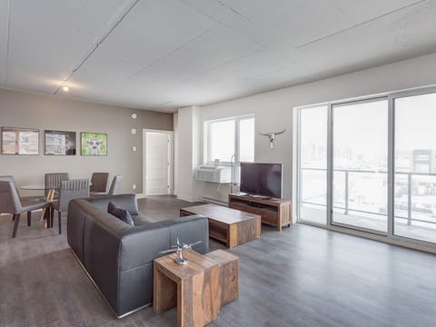 Furnished 3BR Downtown Montreal | Equinoxe