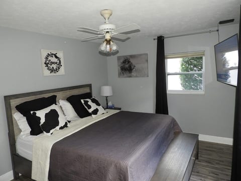 Bedroom 1
The memory shaped mattress of this large king bed will make you spend beautiful nights. 
The room is equipped with a large TV and a safe in the large dressing room