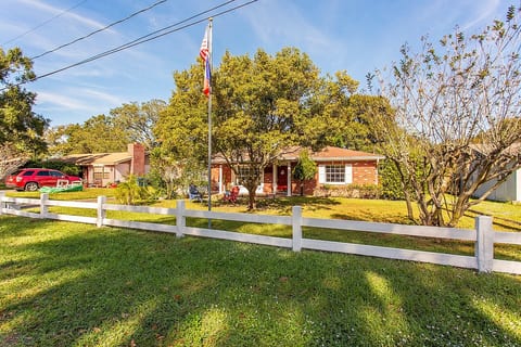 The Flo's house, the French charm in Florida image 1