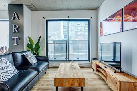 Modern 2BR Montreal | Le Smith