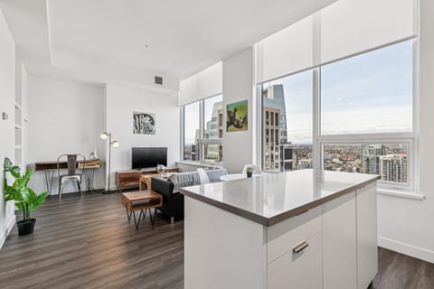 Modern 1BR in Calgary | BLVD Beltline