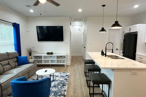 Quiet 3BR Home – Fast Access to IAH & Downtown