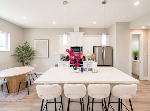 IAH to Downtown Houston 3 Bedroom Home