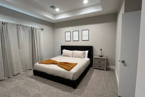 Gated Houston 3BR with King Bed and Garage