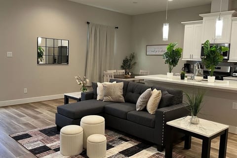 Gated Houston 3BR with King Bed and Garage