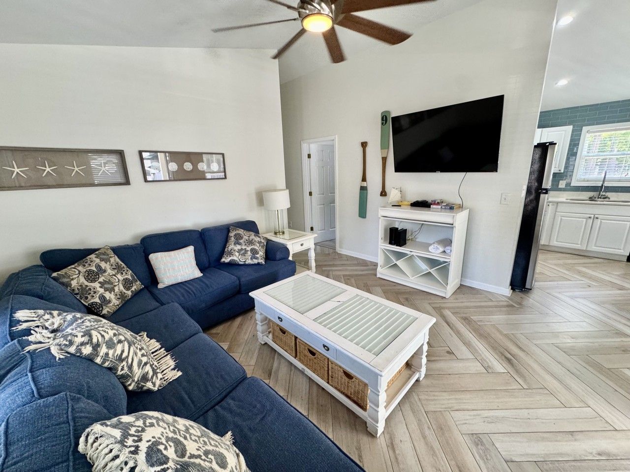 ocean-lakes-3br-2ba-living room-water-park-water-slides-free-golf-cart