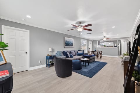 Houston Home Near NRG Sleeps 6