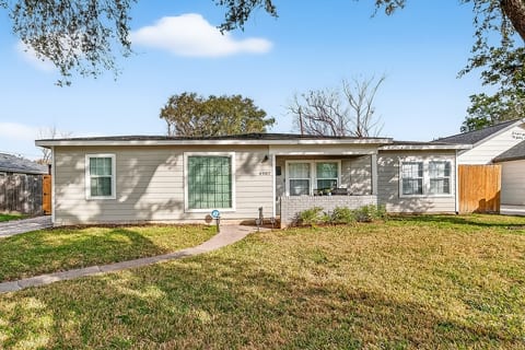 Houston Home Near NRG Sleeps 6