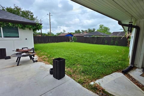 Spacious 4bd Retreat Near NASA and Kemah