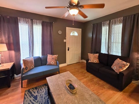 Affordable EaDo Stay Near Downtown Houston