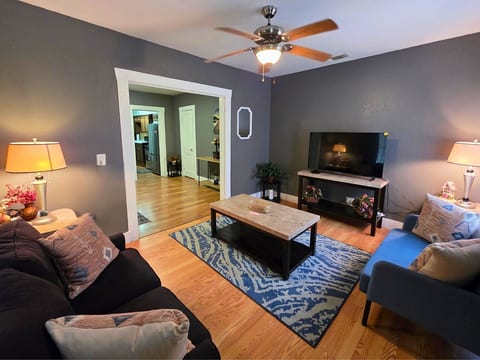 Affordable EaDo Stay Near Downtown Houston