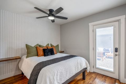 Urban Gated Studio Near Downtown Houston and NRG