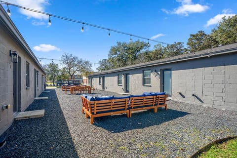 Urban Gated Studio Near Downtown Houston and NRG