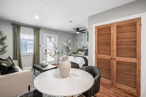 Houston Hideaway Near Dwntwn and City Attractions