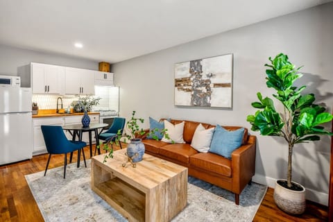 Stylish Studio Near Downtown & Attractions