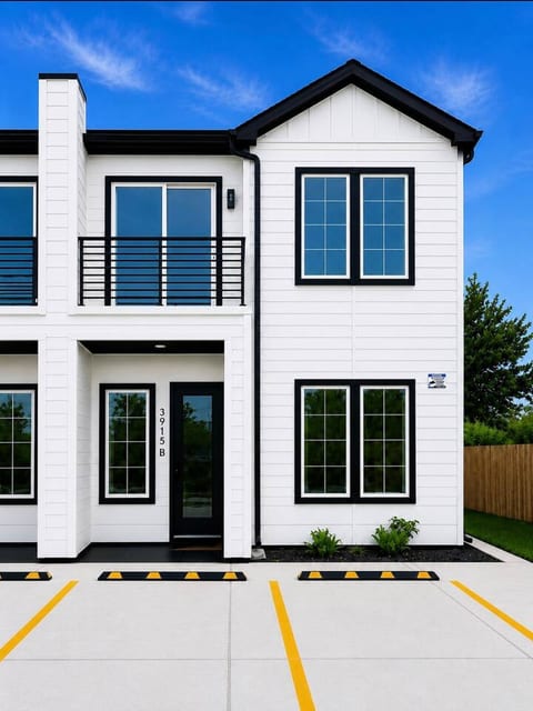 Modern 3BR Near UH, Downtown & Stadiums