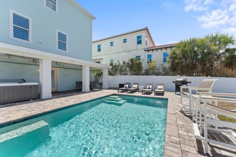 NEW Crescent Beach- Pool, Spa, Game room, firepit