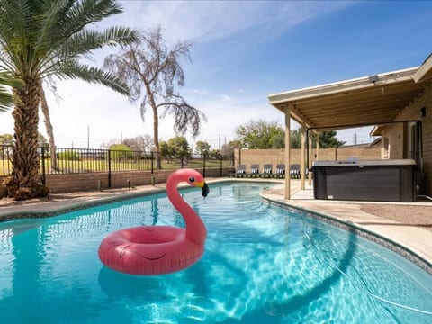 New! Fore Love of Sun- Golf, Pool, Spa, Firepit
